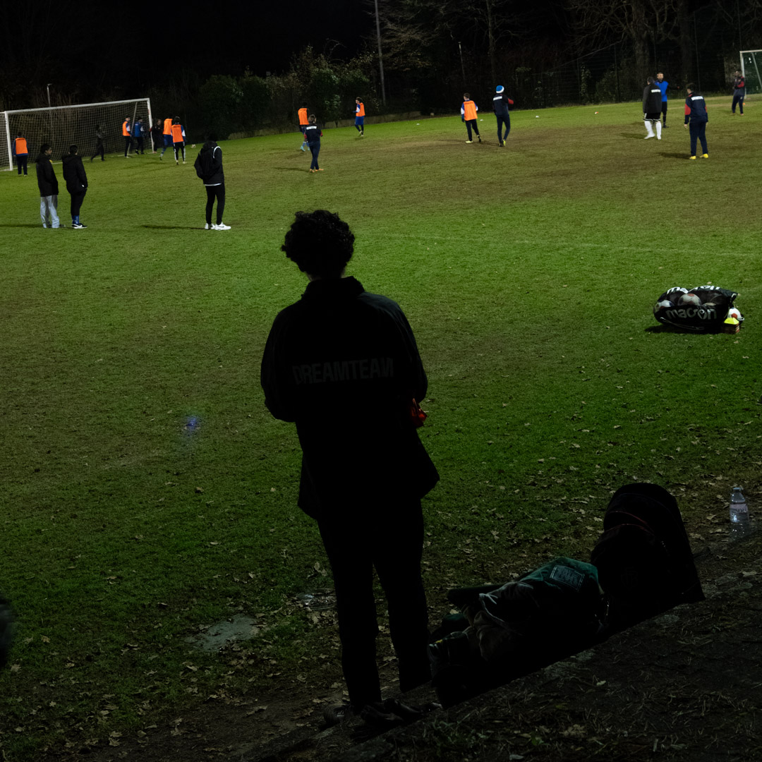 © Stephanie Meier, Der Ball rollt.