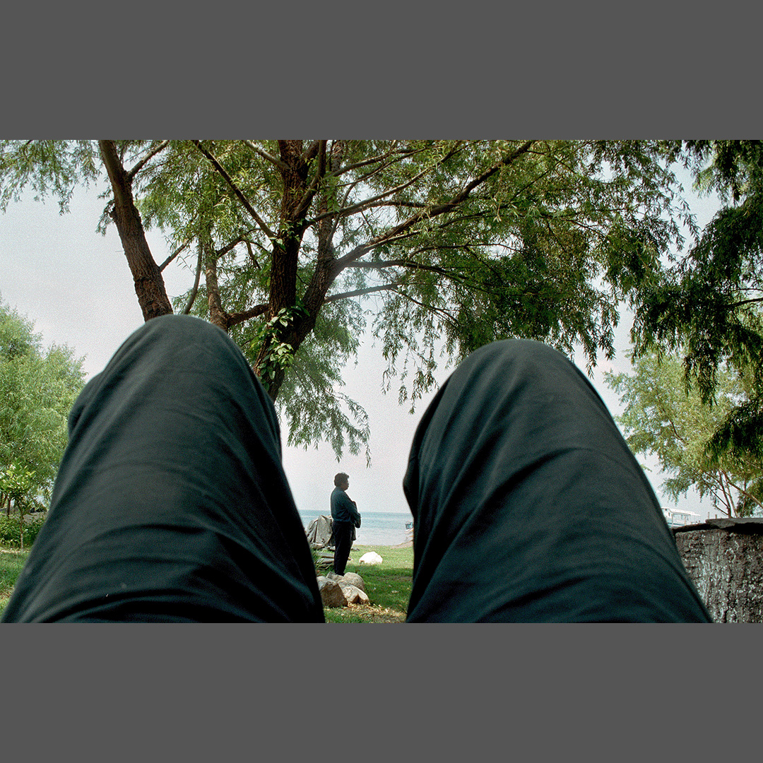 © Rut Himmelsbach, «Bonjour», Findling mit eingravierter Schrift, 2020