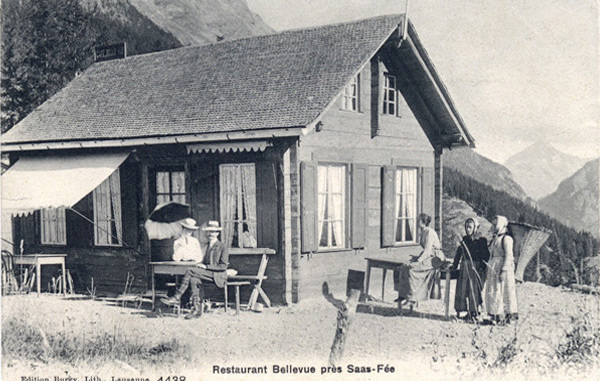 <span class='txt12-gruen'>Restaurant Bellevue près de Saas Fée</span><br /><span class='txt12'>Edition Burgy, Lith., Lausanne / gelaufen, 1906</span><br />