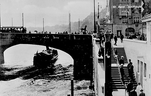 <span class='txt12-gruen'>Basel, Schifflände</span><br /><span class='txt12'>Foto-Jeck, Basel / gelaufen: 3.10.1929</span><br />