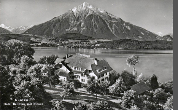 <span class='txt12-gruen'>Gunten. Hotel Bellevue mit Niesen</span><br /><span class='txt12'>Photoglob-Wehrli / ungelaufen</span><br />