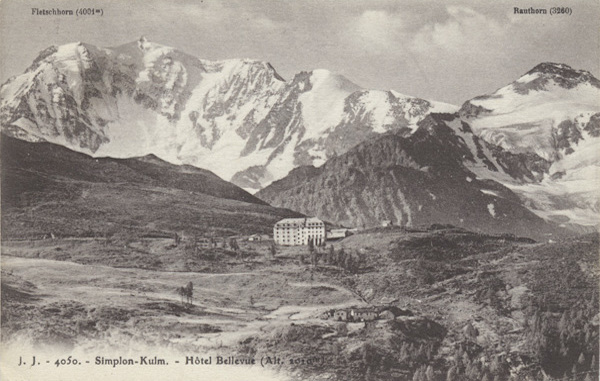 <span class='txt12-gruen'>Simplon-Kulm. – Hôtel Bellevue (Alt. 2010m)</span><br /><span class='txt12'>Jullien frères, Phot-Editeurs, Genève / gelaufen, 1922</span><br />